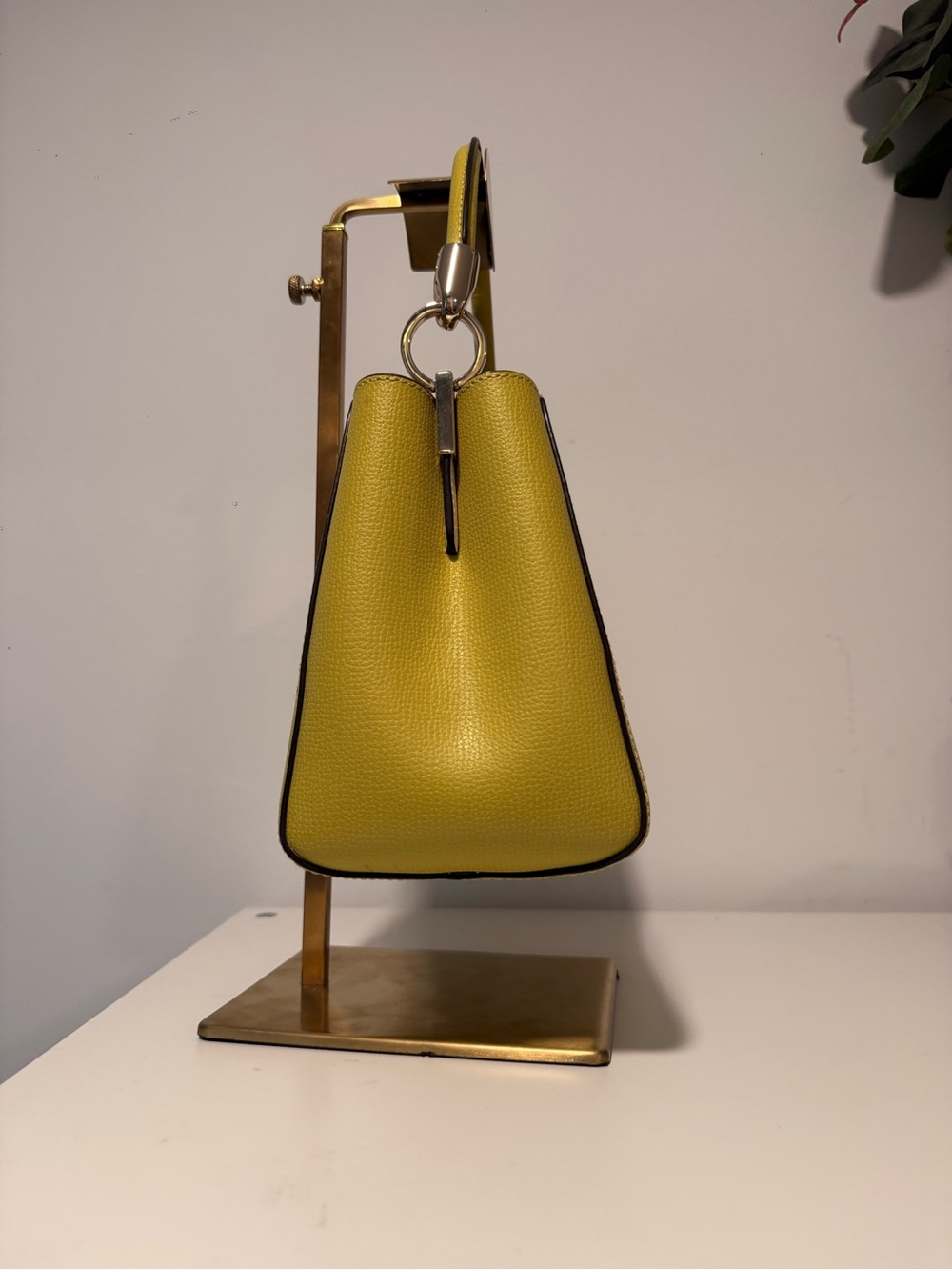 Kate Spade Top-Handle Women's Bag in  chartreuse Yellow (new without tag) - Picture 3 of 5